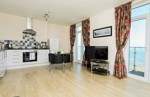 Shanklin Cabina | Sunny Beach Apartments