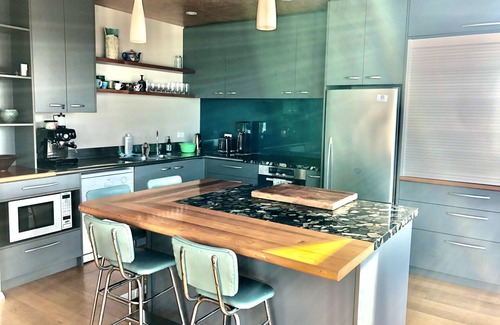 Pukerua Bay Casa | Sunny Beach Front House