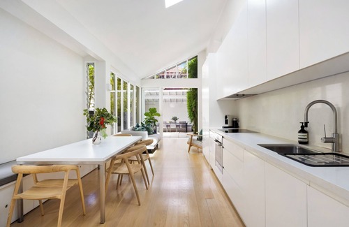 Tamarama Casa | Sunny Beach House ~ Entire home minutes to beach
