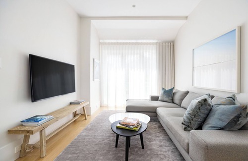 Tamarama Casa | Sunny Beach House ~ Entire home minutes to beach
