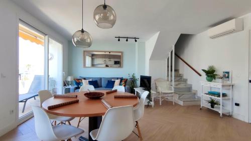 Caleta de Velez Apartamento | Sunny Beach View Duplex wWi-Fi Pool AC - Alojamientos La Torre