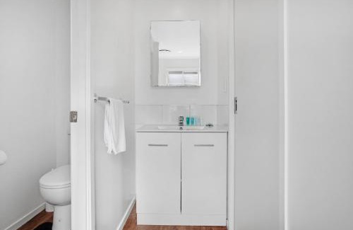 Greenlane - Ellerslie Apartamento | Sunny Beam Guest Suite with Parking and Kitchenette
