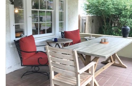 Murfreesboro Apartamento | Sunny Blue Bungalow near Nashville in Historic Downtown Murfreesboro