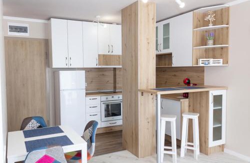 Odesos Apartamento | Sunny Blue One-Bedroom Flat with Balcony by Flat Mаnager