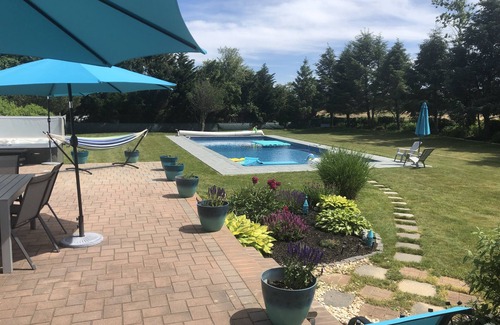 Northville Casa | Sunny Breezy Beach House con piscina enorme con vistas a los campos