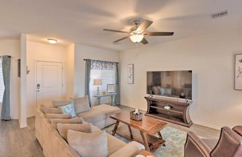 Bullhead City Casa | Sunny Bullhead City Home with Patio and Mtn View!