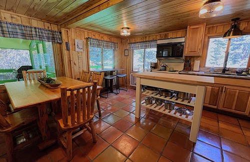 Bayfield Cabina | Sunny Cabin at Vallecito Lake on the Creek, Pet Friendly