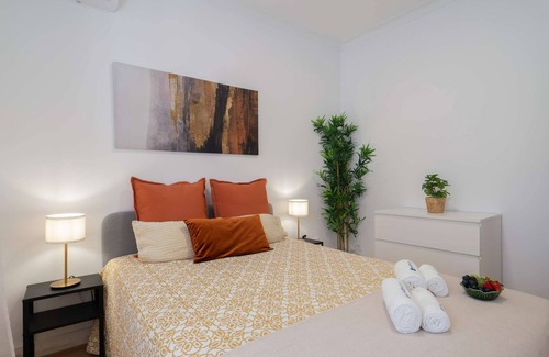 Paranhos Casa | Sunny Calm Room | Shared House