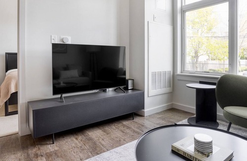 Cambridgeport Apartamento | Sunny Cambridgeport 1BR w/ W/D & Gym, near Boston U & MIT, by Blueground