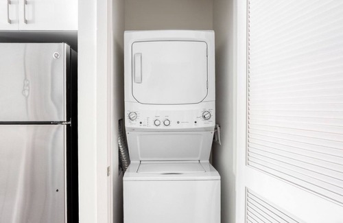 Cambridgeport Apartamento | Sunny Cambridgeport 1BR w/ W/D & Gym, near Boston U & MIT, by Blueground
