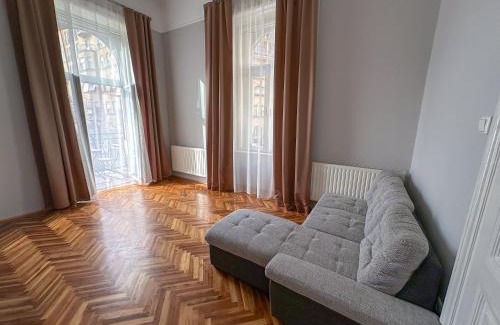 Orszagut Apartamento | Sunny Castle Apartment