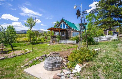 Cedaredge Casa | Sunny Cedaredge Home with Mtn Views - Hike and Fish!