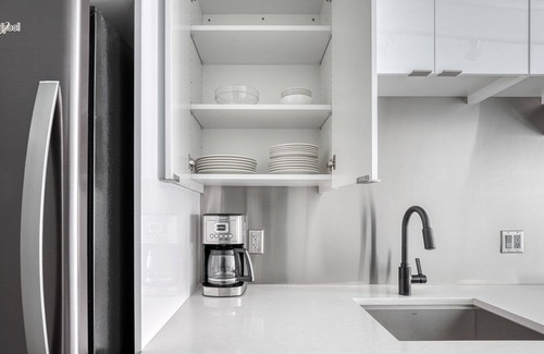 Central Square Apartamento | Sunny Central Square Jr 1BR w/ W/D & Gym, nr Central T, by Blueground