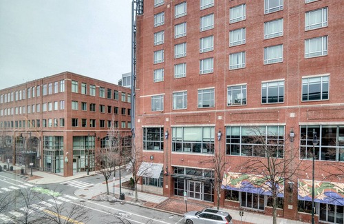 Central Square Apartamento | Sunny Central Square Jr 1BR w/ W/D & Gym, nr Central T, by Blueground