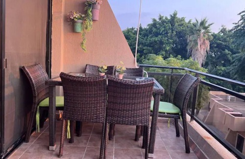 Byblos Apartamento | Sunny Chalet with Pool access