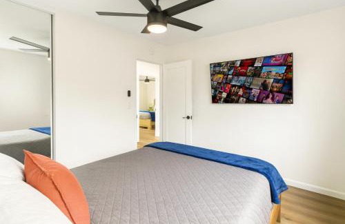 North Clairemont Casa | Sunny Coastal Escape Large 3br Home Sleeps 8