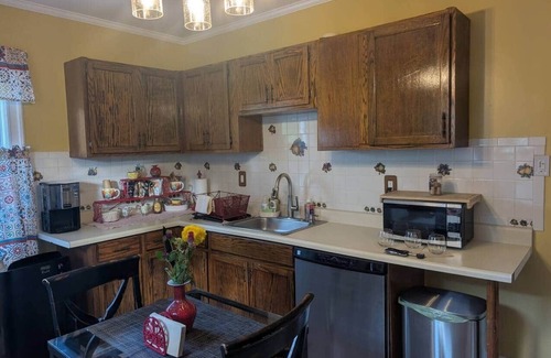 Montclair Apartamento | Sunny & Comfortable: Walk To Shop, Eat & NYC Train