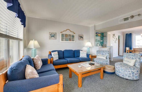 Ocean Isle Beach Apartamento | Sunny Condo - Private Ocean Isle Beach Access!