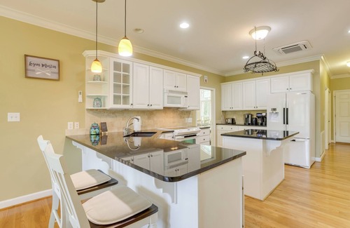 Cropwell Apartamento | Sunny Coosa River Hideaway w/ Boat Dock & Slip!