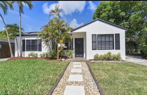 South Middle River Casa | Sunny Cottage