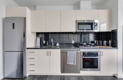 Connaught Apartamento | Sunny Cozy Calgary Tower View