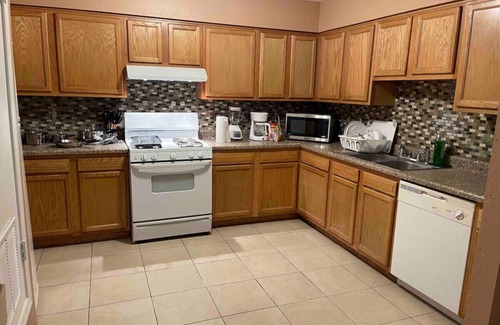 Casa Grande Casa | Sunny & Cozy Desert Oasis ~ Central Location ~ Pkg