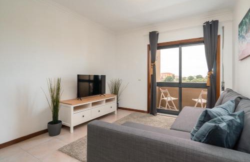 Sao Mamede de Infesta Apartamento | Sunny Cozy Flat w/Terrace - São João