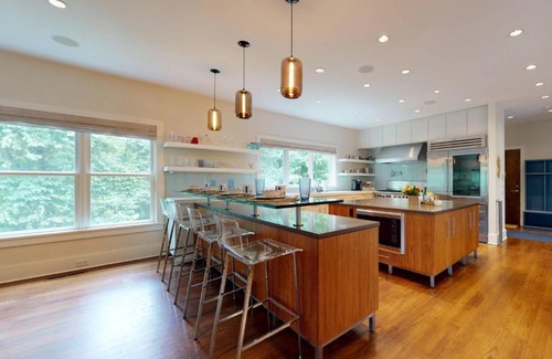Newtown Casa | Sunny Day on Taunton Lake