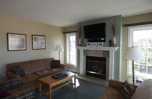 Bellaire Apartamento | Sunny Days! Close to Everything at Summit