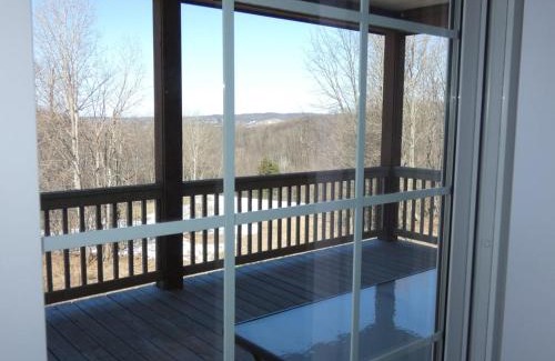 Bellaire Apartamento | Sunny Days! Close to Everything at Summit