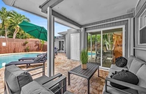 Middle River Terrace Casa | Sunny Days Getaway, 5BD Heated Pool Family Home!
