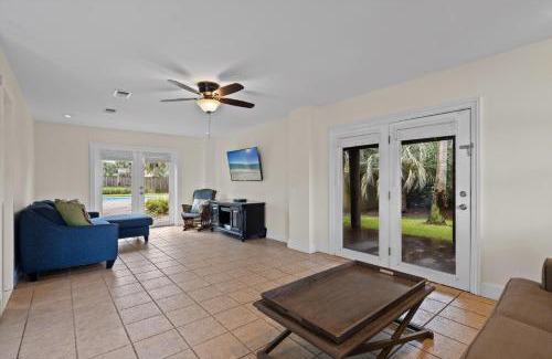 Pensacola Beach Casa | Sunny Daze Beach House