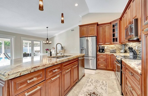 Wellington Casa | Sunny De-Lite! Cozy private pool home retreat 3 mi to WEF in Wellington.