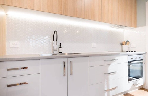 West Launceston Apartamento | Sunny Delight: WiFi & Parking