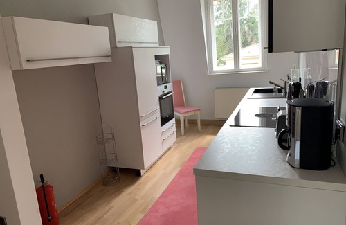 Potsdam Apartamento | Soleado apartamento de diseño con balcón.