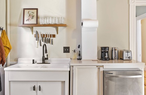 Prospect Hill Apartamento | Sunny Dog Friendly Union Sq 1brm