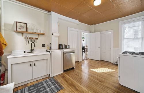 Prospect Hill Apartamento | Sunny Dog Friendly Union Sq 1brm