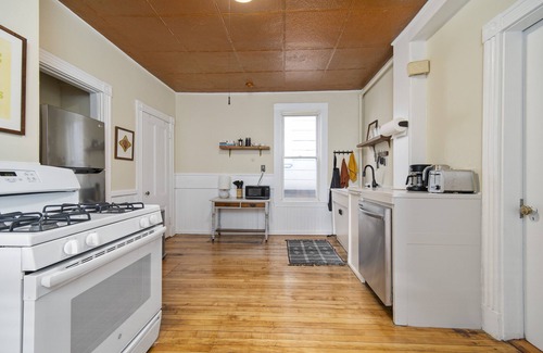 Prospect Hill Apartamento | Sunny Dog Friendly Union Sq 1brm