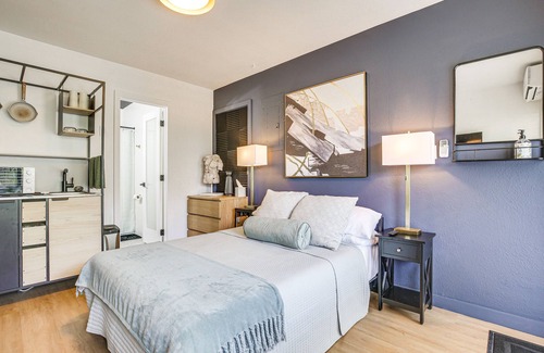 Central Oakland Park Apartamento | Sunny Florida Getaway w/ Patio, Near Beaches!