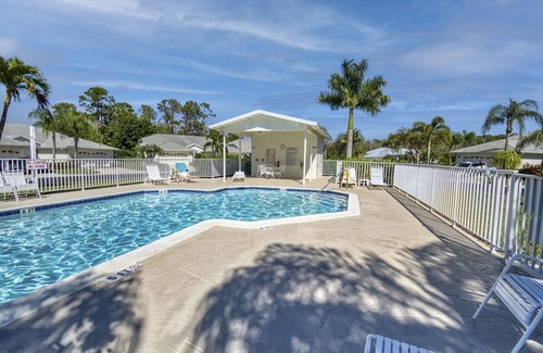 Wing South Villa | 🌞 Sunny Getaway |Newly Remodeled1-Level Villa w/ South facing Lanai & Pool🌞