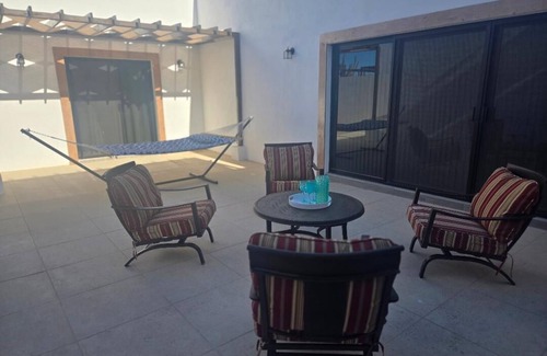 El Centenario Casa | Sunny getaway with pool in El Centenario, 10-15 min to La Paz. 5 min from ocean