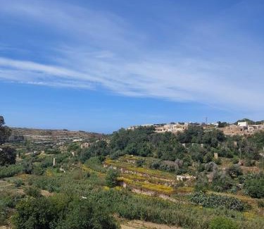 Fontana Cama Y Desayuno | Sunny Gozo Getaway Pool & Easy Check-In