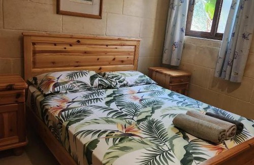 Fontana Cama Y Desayuno | Sunny Gozo Getaway Pool & Easy Check-In