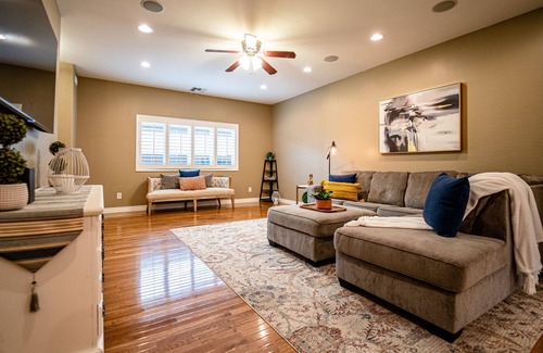 San Tan Valley Casa | Sunny Haven! Perfect Heated Pool Home. Dog Friendly! 6M Min,