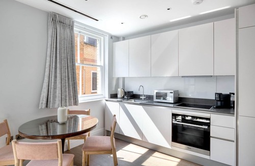The City of London Apartamento | Sunny Holborn 1BR, nr Temple Station & the Strand, by Blueground