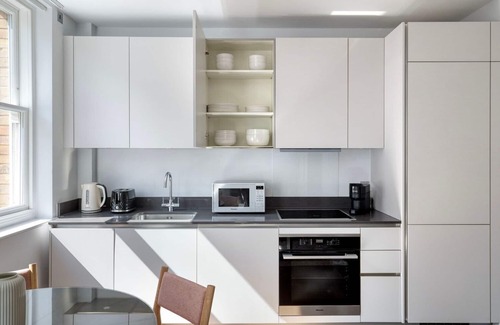 The City of London Apartamento | Sunny Holborn 1BR, nr Temple Station & the Strand, by Blueground
