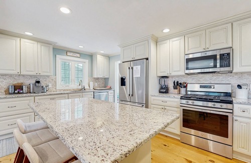 Wells Beach Casa | Sunny home near the sand with bikes, grill, firepit, & balcony- dog-friendly
