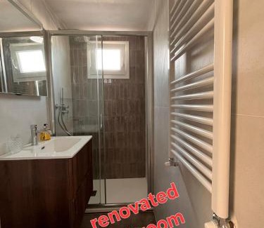 Sant' Ambrogio Apartamento | Sunny home with roof patio