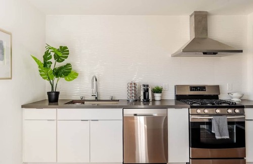 South Fair Oaks Casa | 🌞Sunny house with♨️hot tub near🌲Stanford