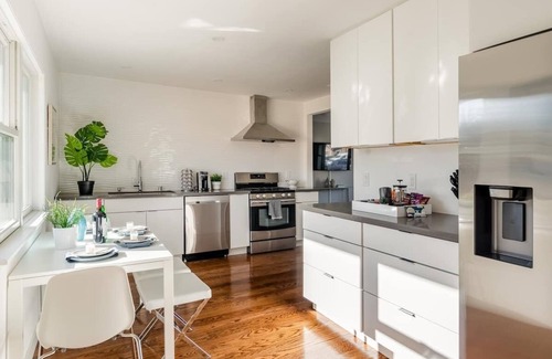 South Fair Oaks Casa | 🌞Sunny house with♨️hot tub near🌲Stanford